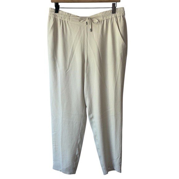NWT Eileen Fisher Silk Ankle Pant Bone Cream Color size Petite Medium Pull-On - Picture 2 of 6